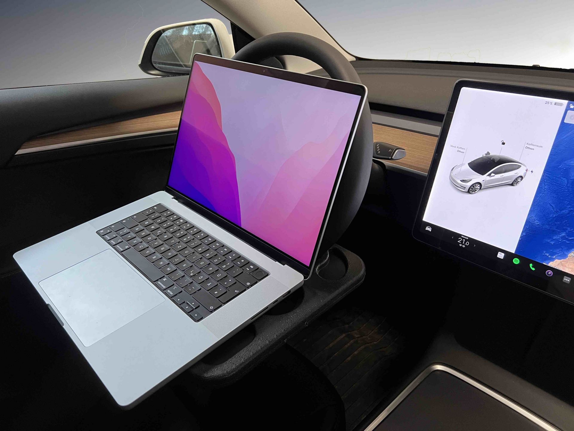 Laptop og pausebord for Model 3 og Y ratt